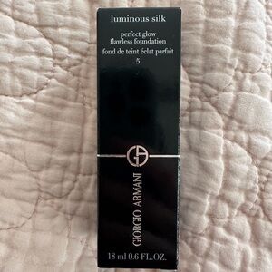 Luminous Silk Original Formula Shade 5 Light Neutral Travel Size Giorgio Armani
